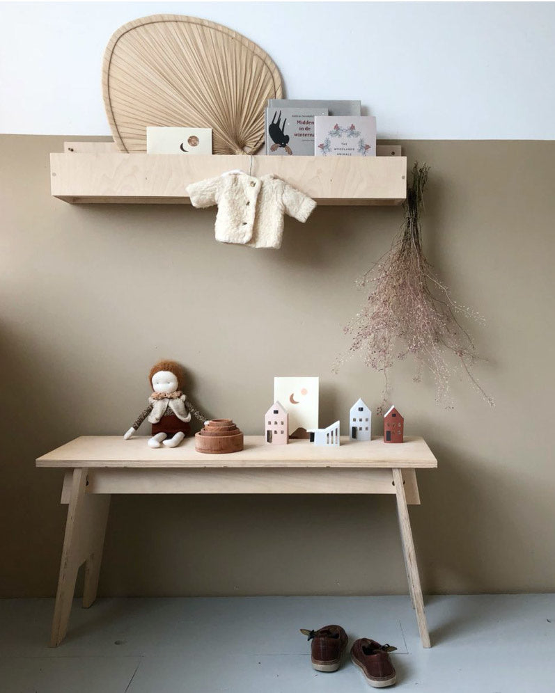 Woodchuck-Rinni-shelf