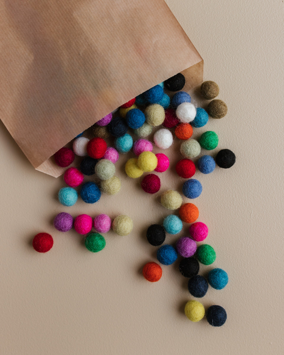 wool felt balls 90 pieces bold